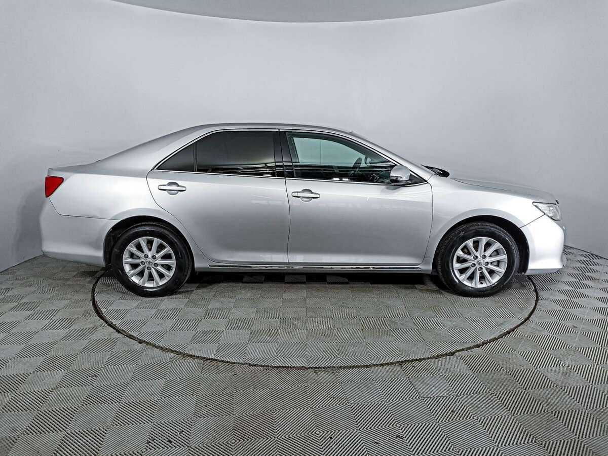 Toyota Camry с пробегом — 2012 год. Фото: #3