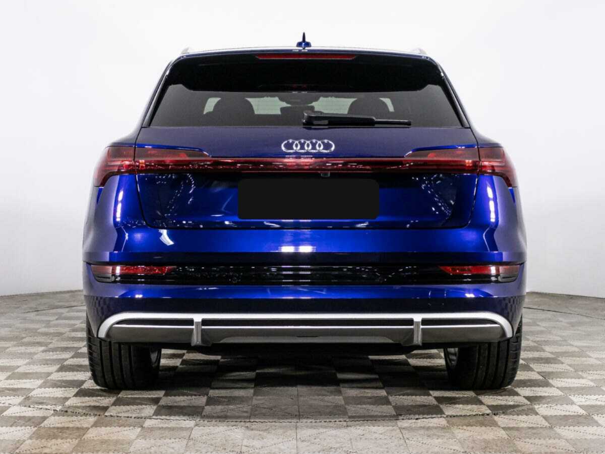 Audi e-tron с пробегом — 2022 год. Фото: #4