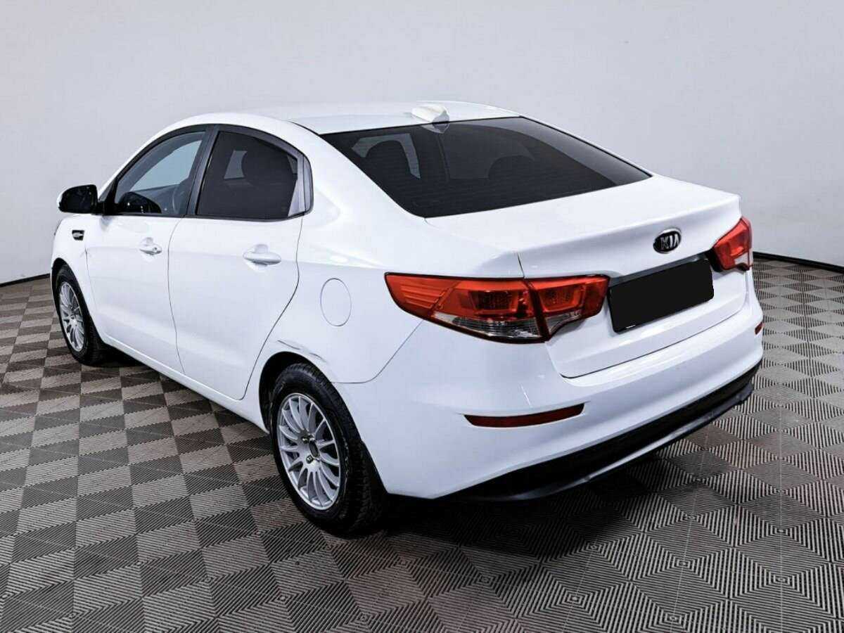 Kia Rio с пробегом — 2017 год. Фото: #6