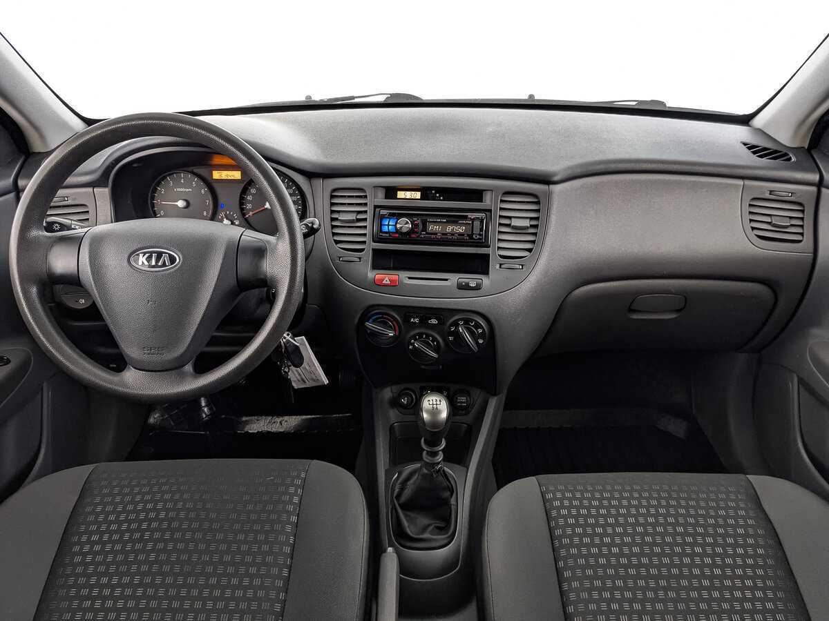 Kia Rio с пробегом — 2007 год. Фото: #12