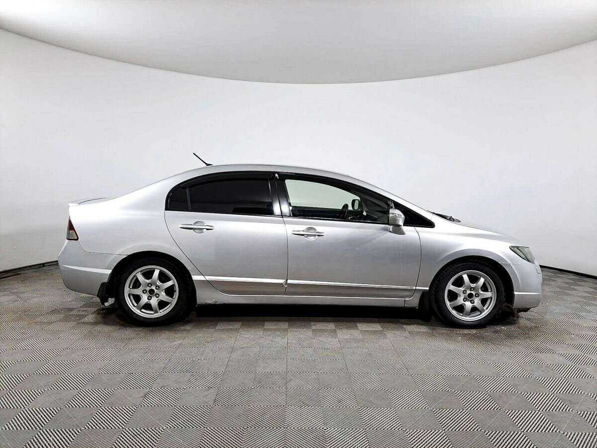 Honda Civic с пробегом — 2008 год. Фото: #3