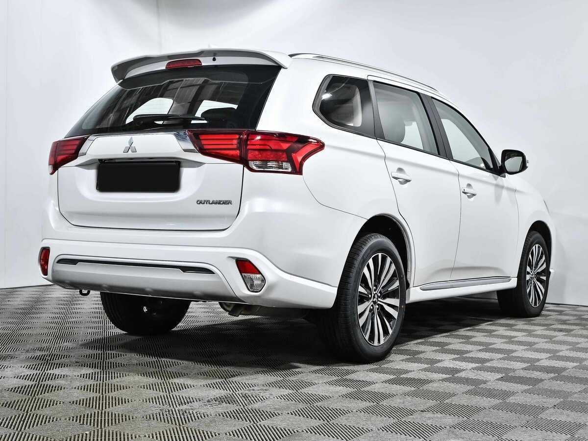 Mitsubishi Outlander с пробегом — 2022 год. Фото: #3