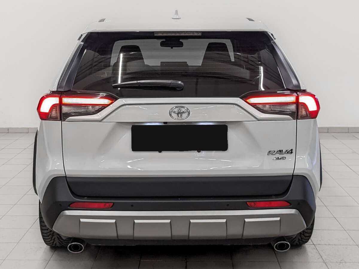 Toyota RAV4 с пробегом — 2022 год. Фото: #4