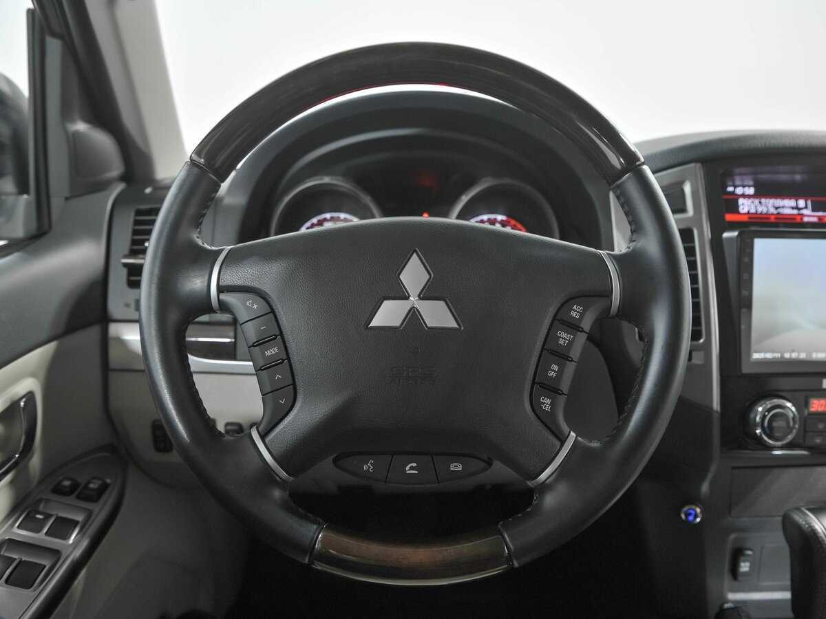 Mitsubishi Pajero с пробегом — 2019 год. Фото: #7