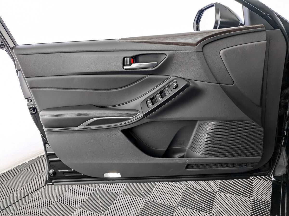 Toyota Avalon с пробегом — 2022 год. Фото: #14