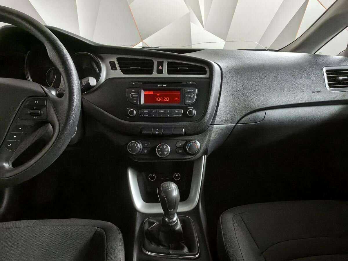 Kia Ceed с пробегом — 2014 год. Фото: #10