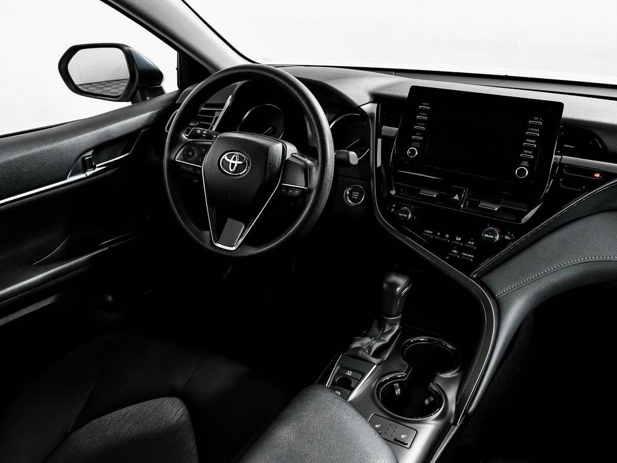 Toyota Camry с пробегом — 2021 год. Фото: #8