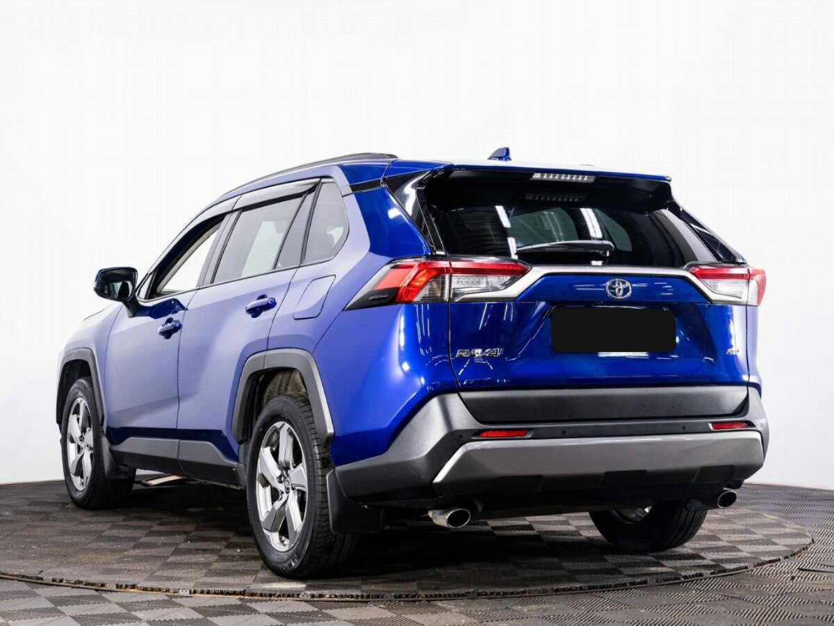 Toyota RAV4 с пробегом — 2021 год. Фото: #3