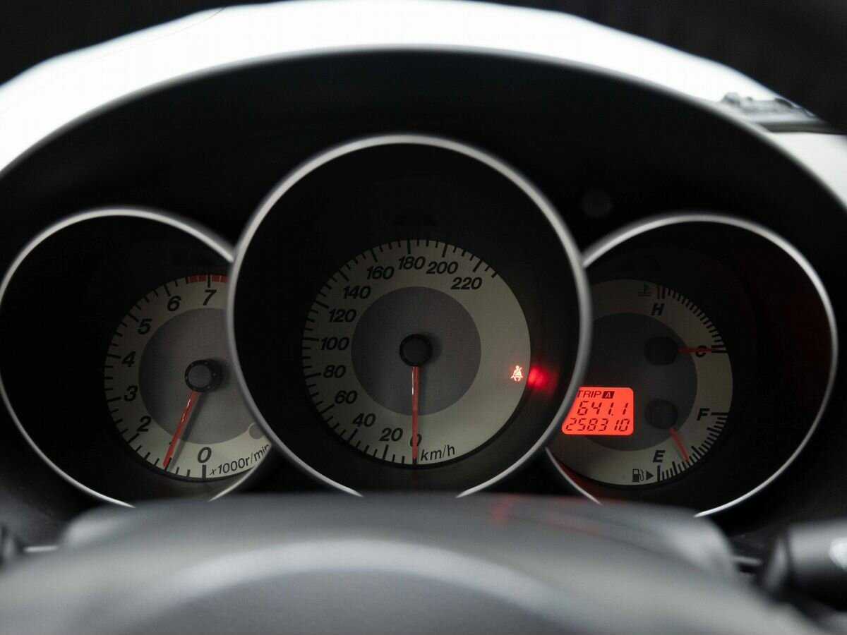 Mazda 3 с пробегом — 2008 год. Фото: #15
