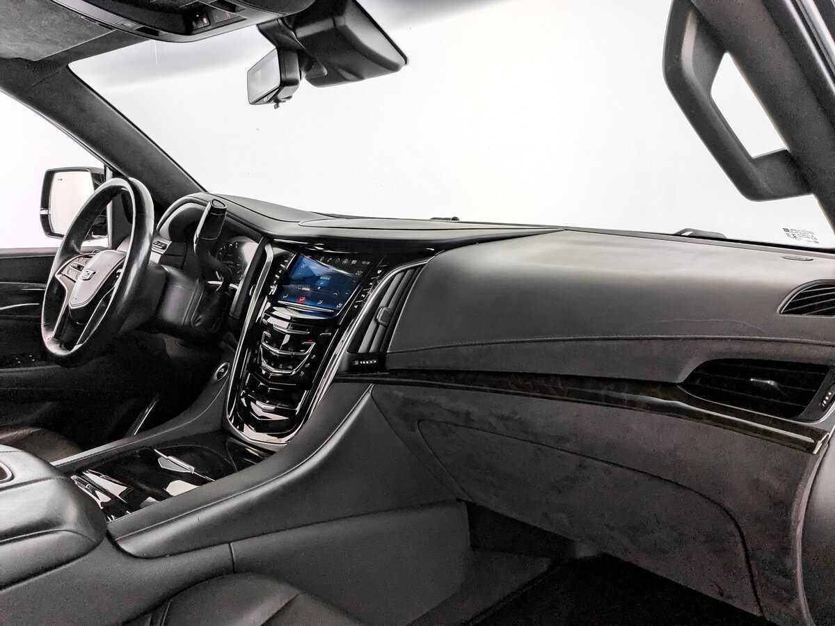 Cadillac Escalade с пробегом — 2019 год. Фото: #8
