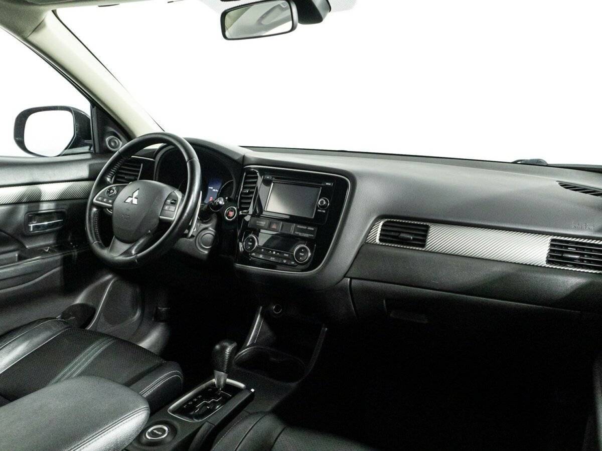 Mitsubishi Outlander с пробегом — 2013 год. Фото: #8
