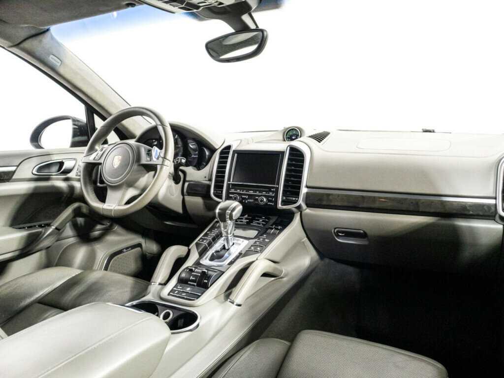 Porsche Cayenne с пробегом — 2010 год. Фото: #8