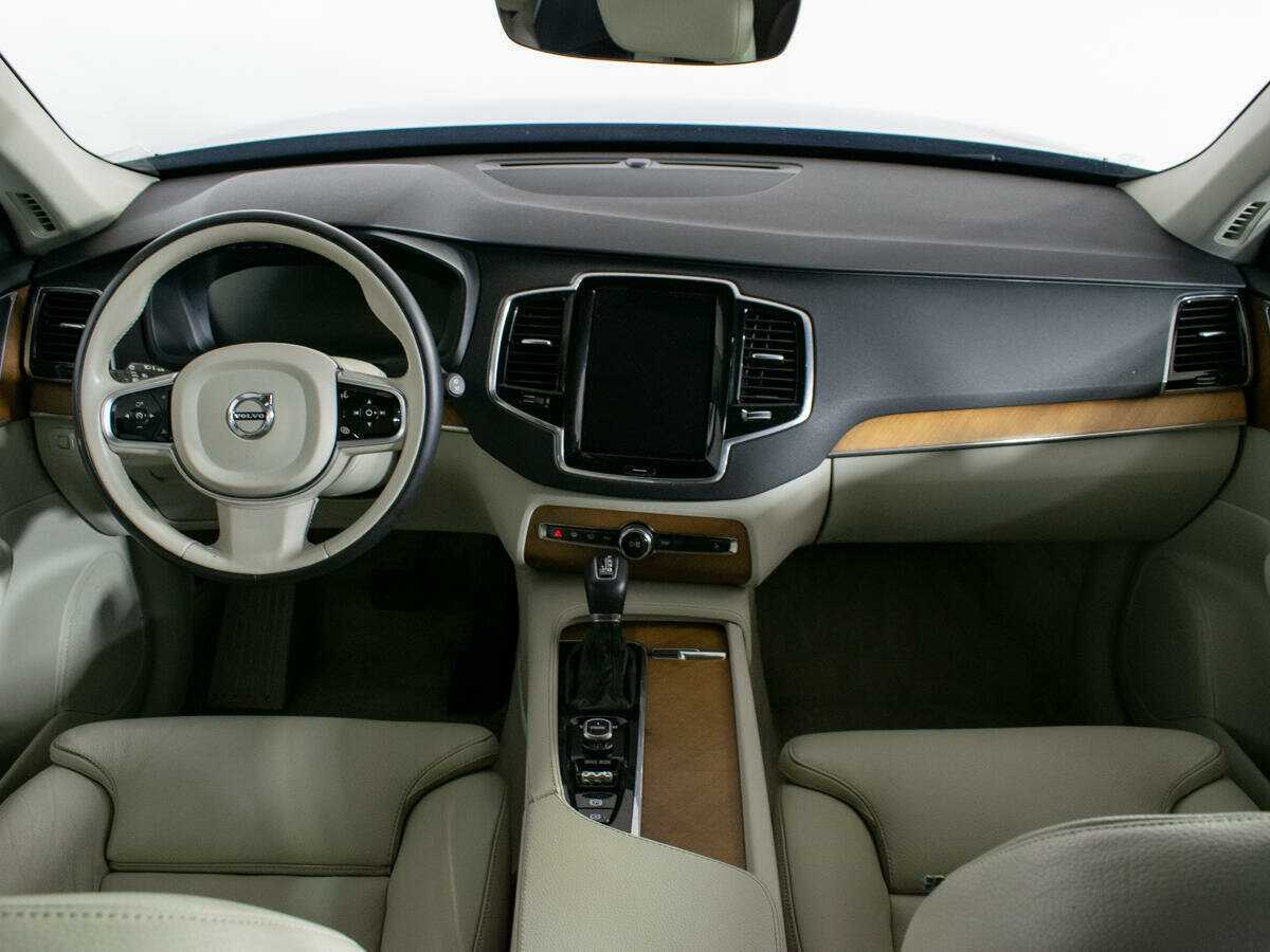 Volvo XC90 с пробегом — 2015 год. Фото: #11