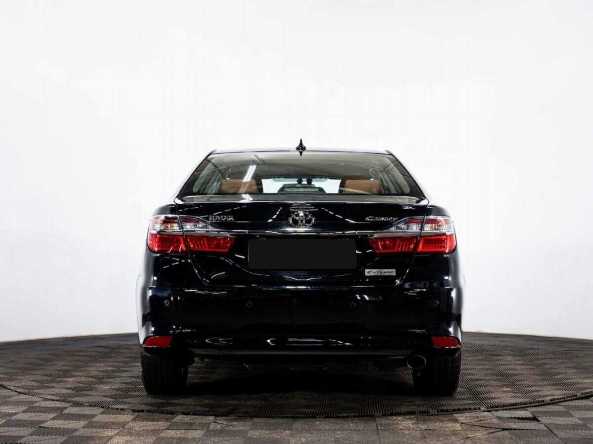 Toyota Camry с пробегом — 2017 год. Фото: #4
