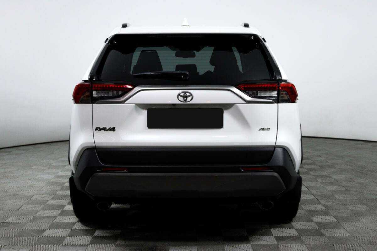 Toyota RAV4 с пробегом — 2020 год. Фото: #5
