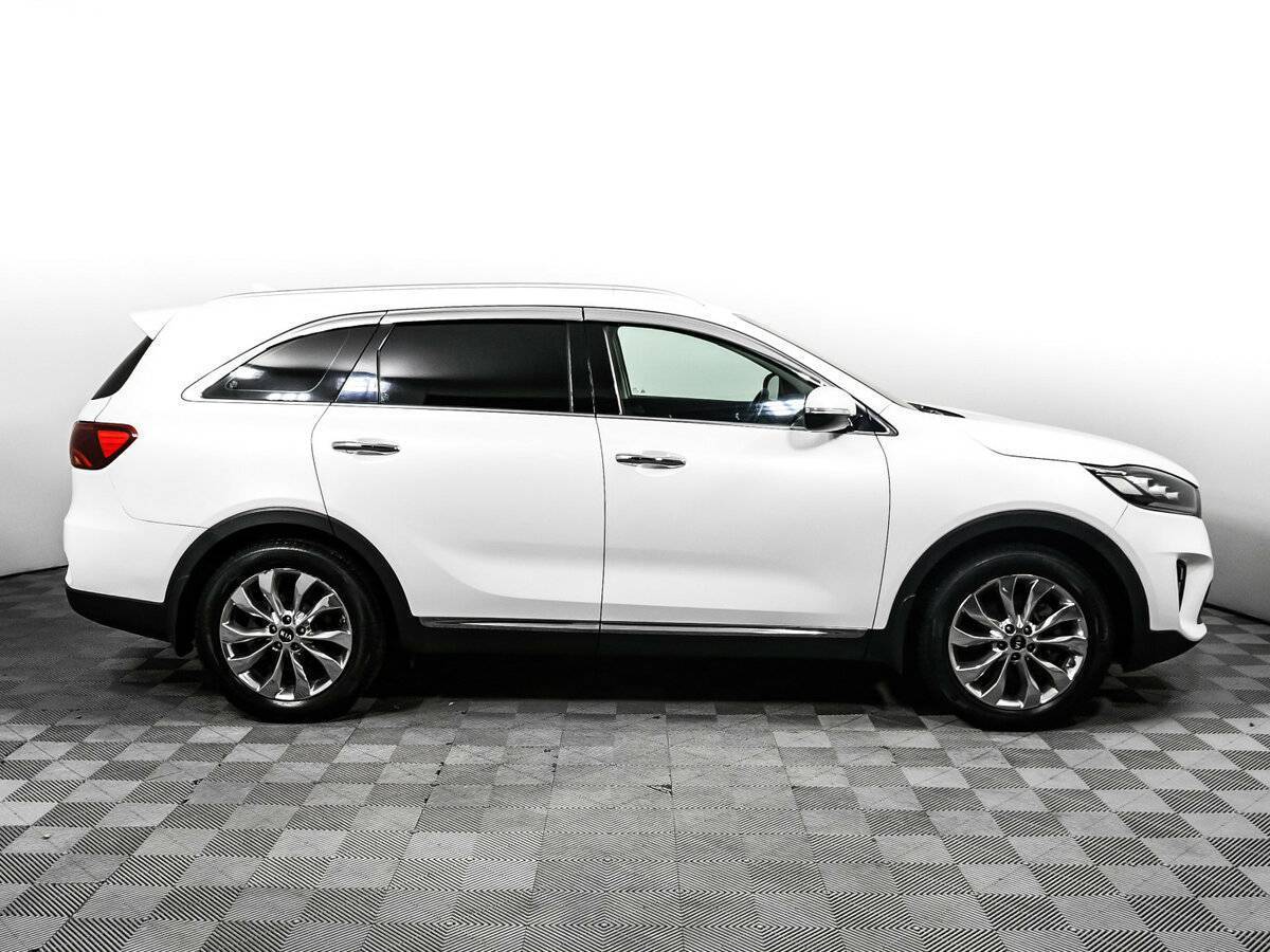 Kia Sorento с пробегом — 2017 год. Фото: #3