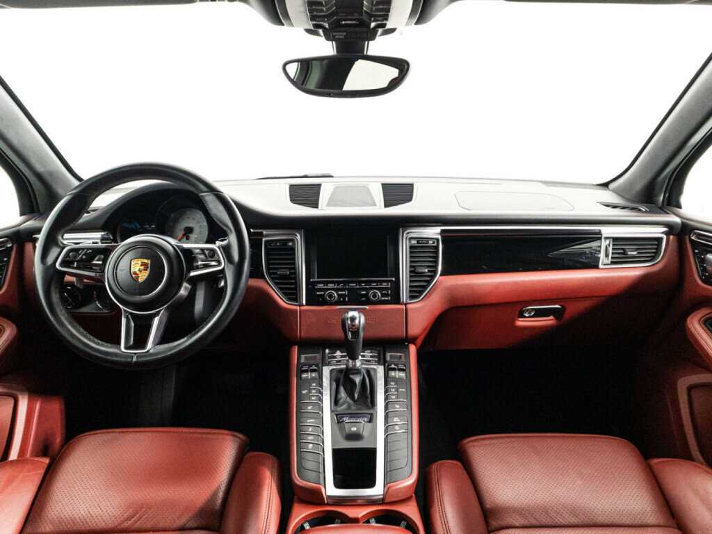 Porsche Macan с пробегом — 2014 год. Фото: #12