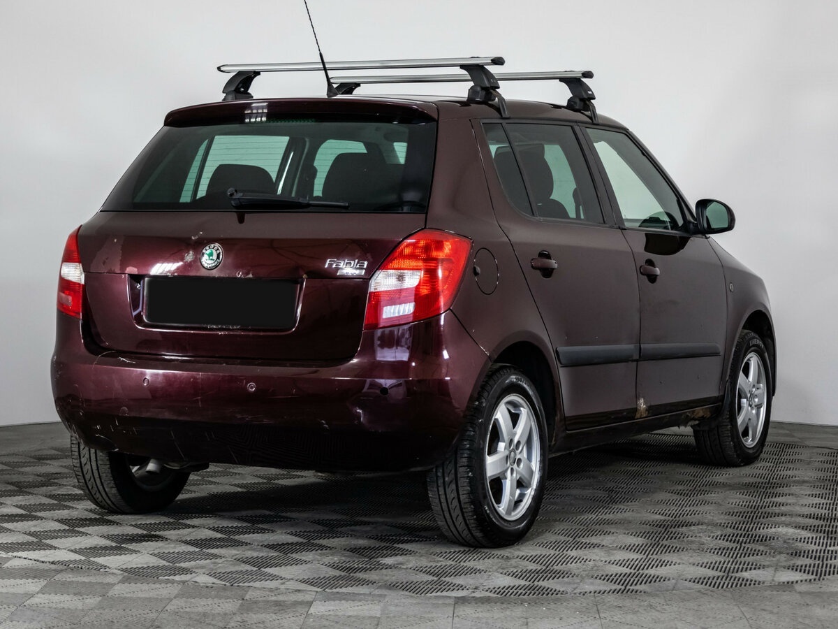 Skoda Fabia с пробегом — 2010 год. Фото: #4