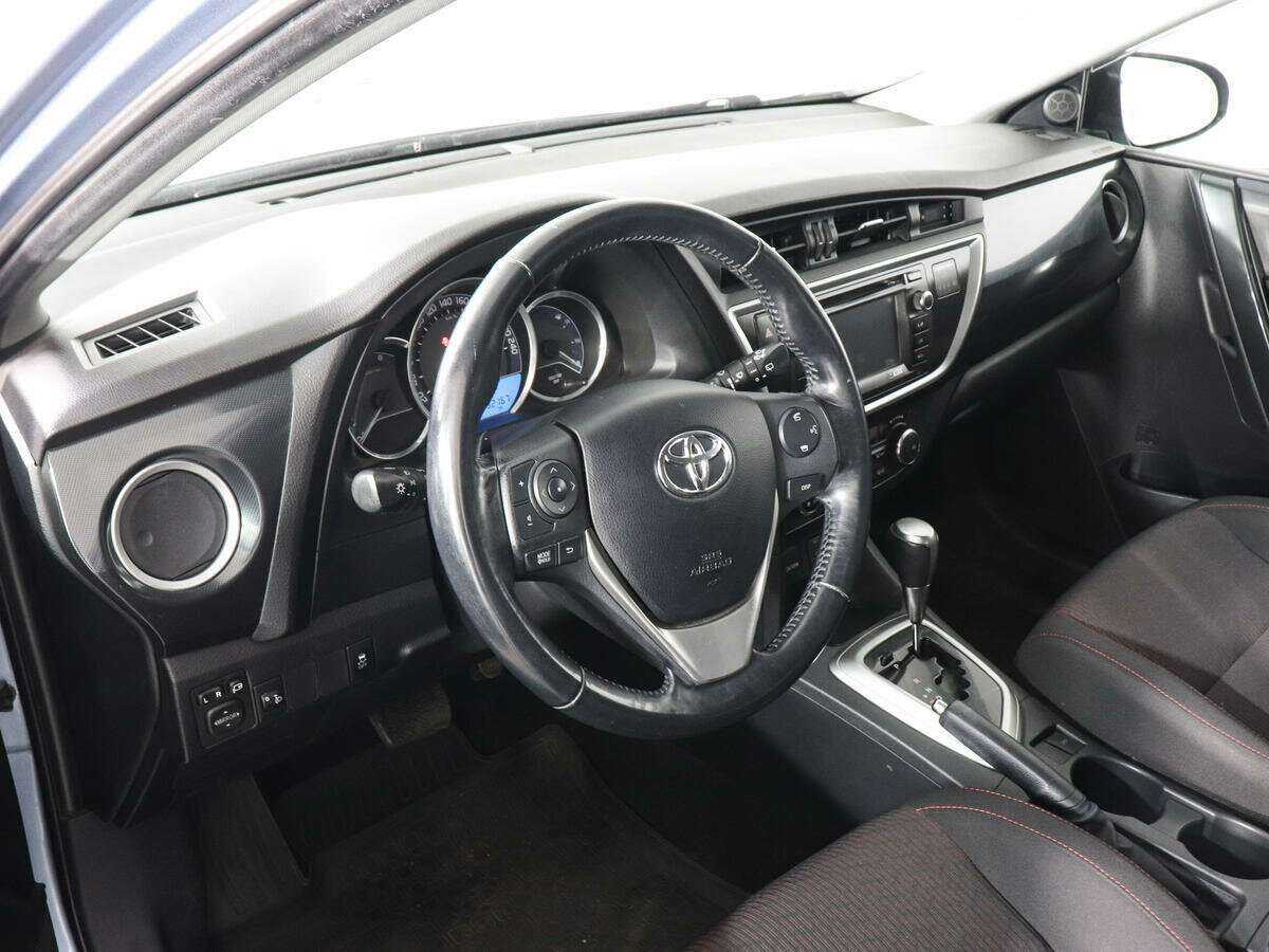 Toyota Auris с пробегом — 2013 год. Фото: #8