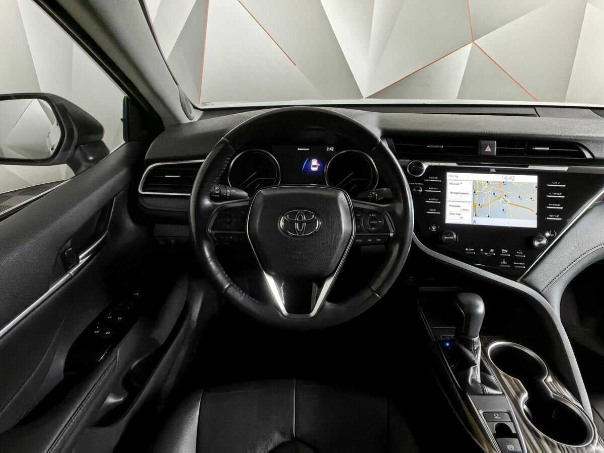 Toyota Camry с пробегом — 2020 год. Фото: #14