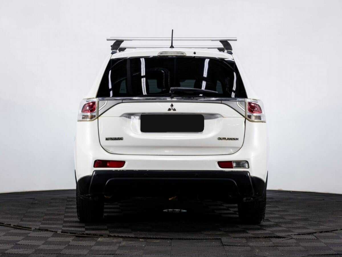 Mitsubishi Outlander с пробегом — 2012 год. Фото: #4