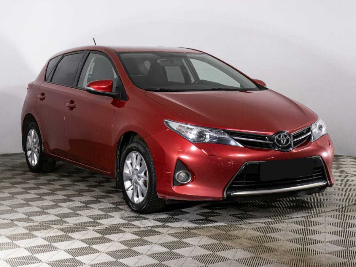 Toyota Auris с пробегом — 2013 год. Фото: #2