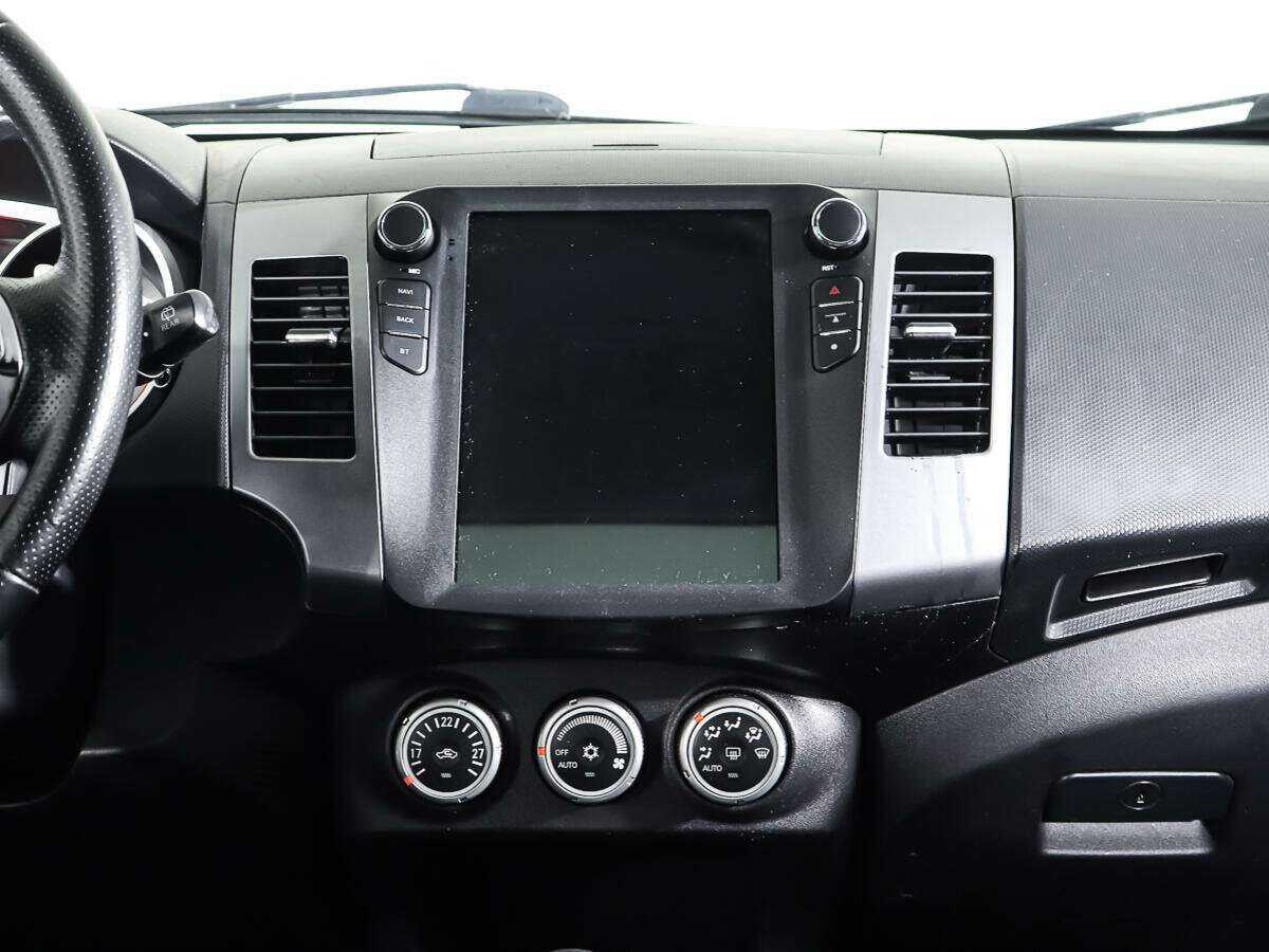 Mitsubishi Outlander с пробегом — 2008 год. Фото: #11