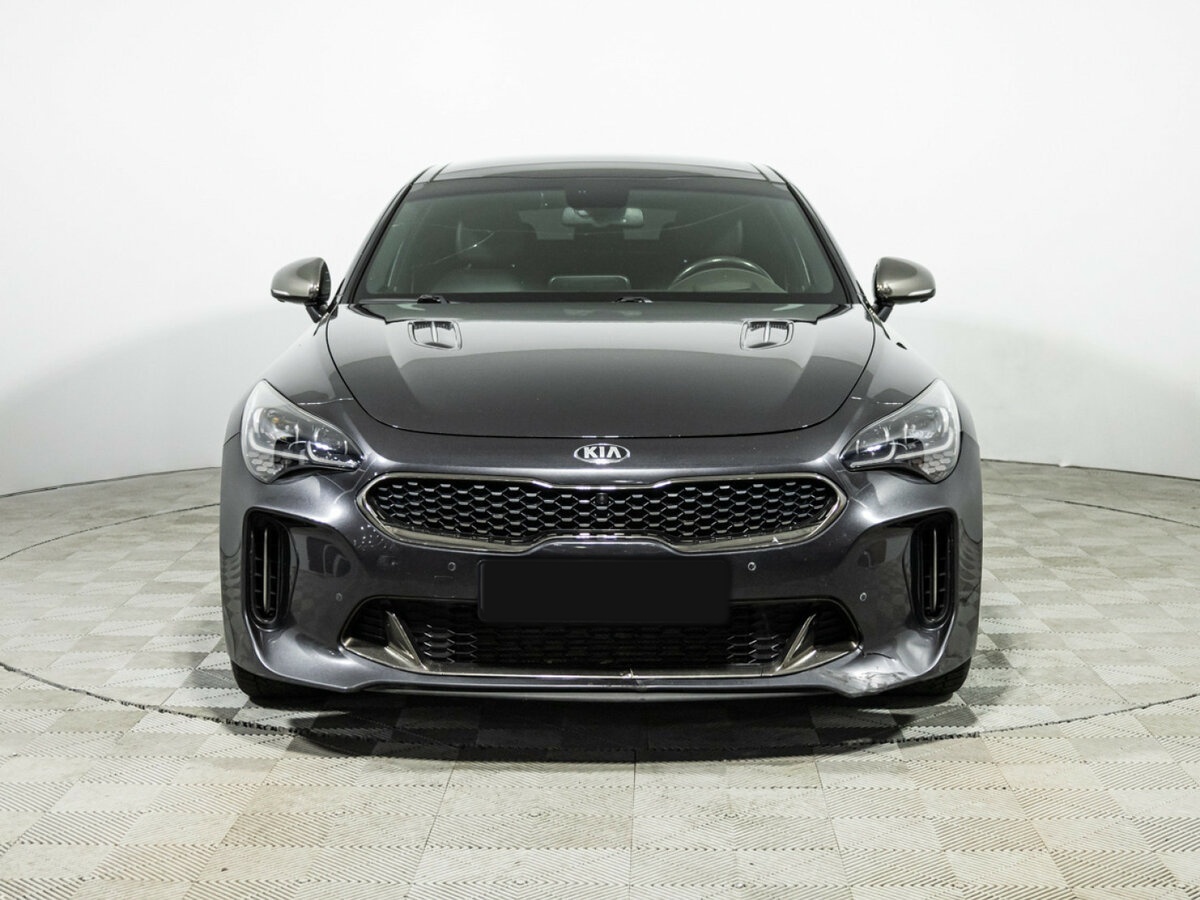 Kia Stinger с пробегом — 2018 год. Фото: #1