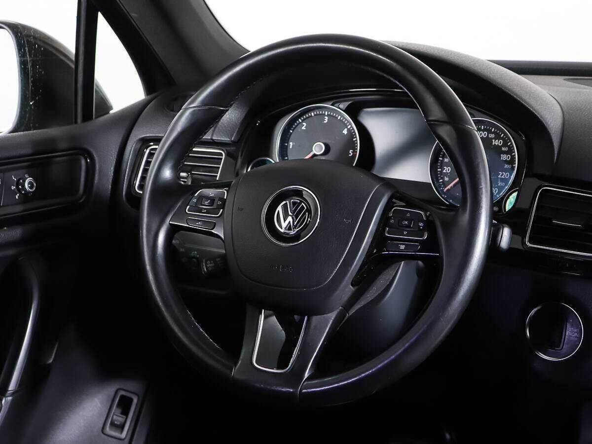 Volkswagen Touareg с пробегом — 2011 год. Фото: #16