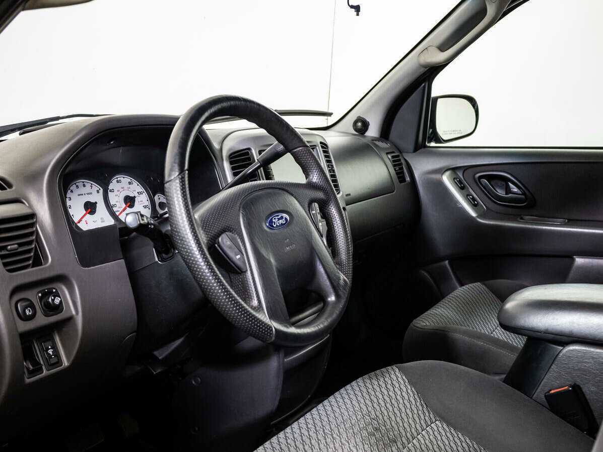 Ford Escape с пробегом — 2002 год. Фото: #10