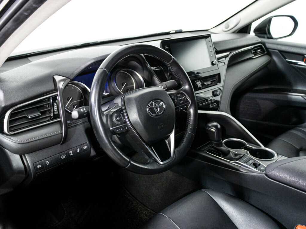 Toyota Camry с пробегом — 2021 год. Фото: #10