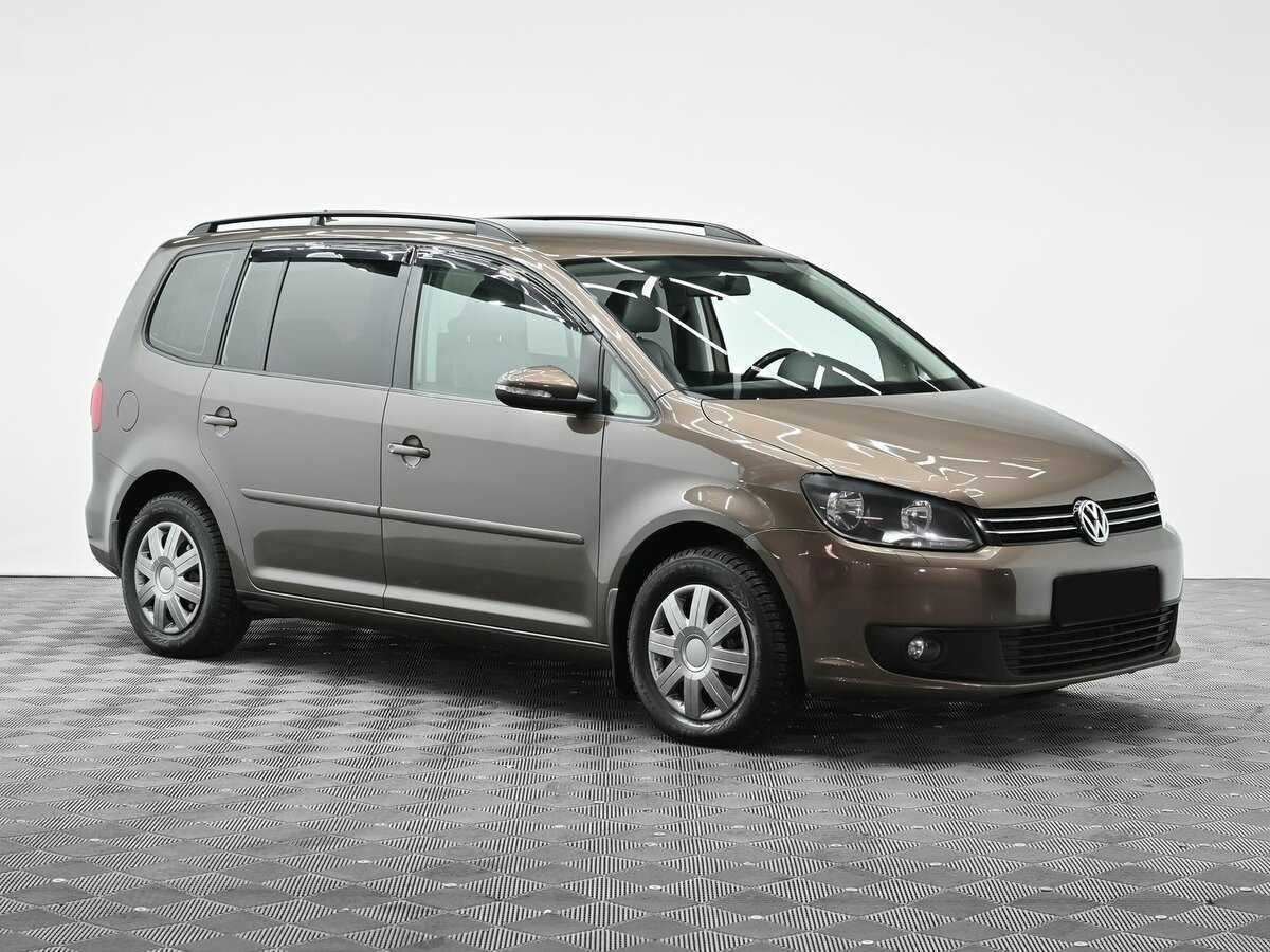 Volkswagen Touran с пробегом — 2012 год. Фото: #1
