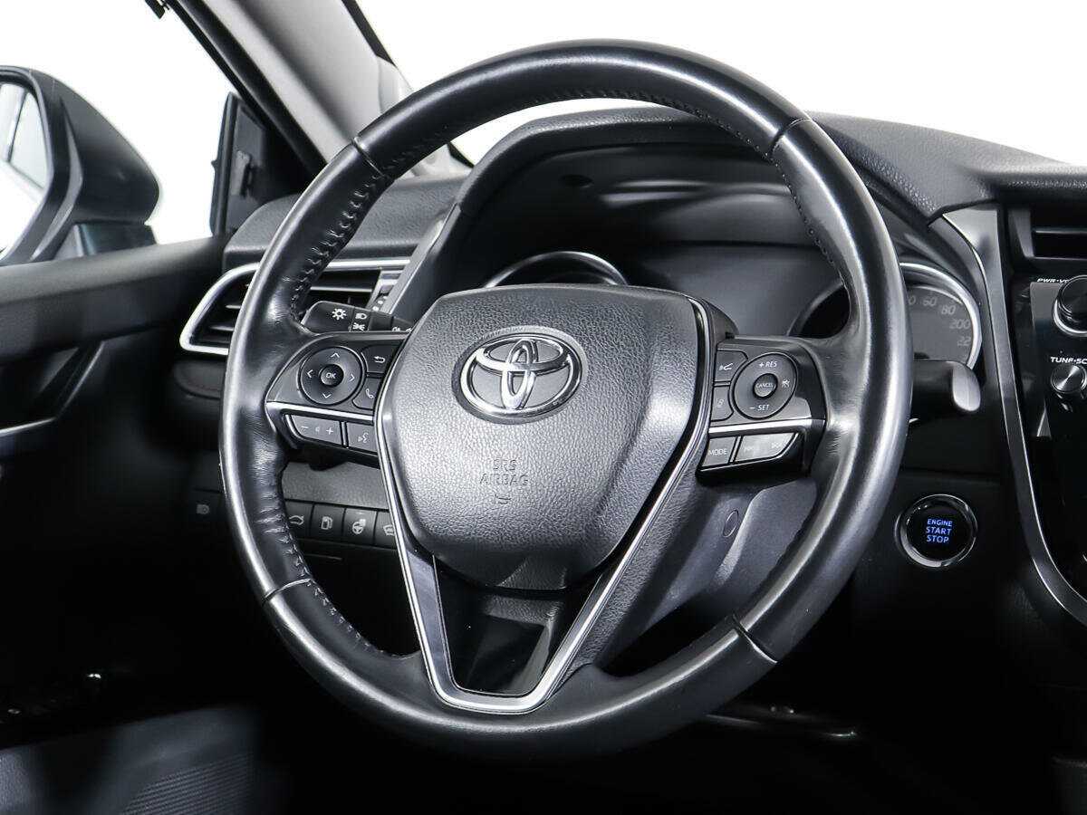 Toyota Camry с пробегом — 2018 год. Фото: #15
