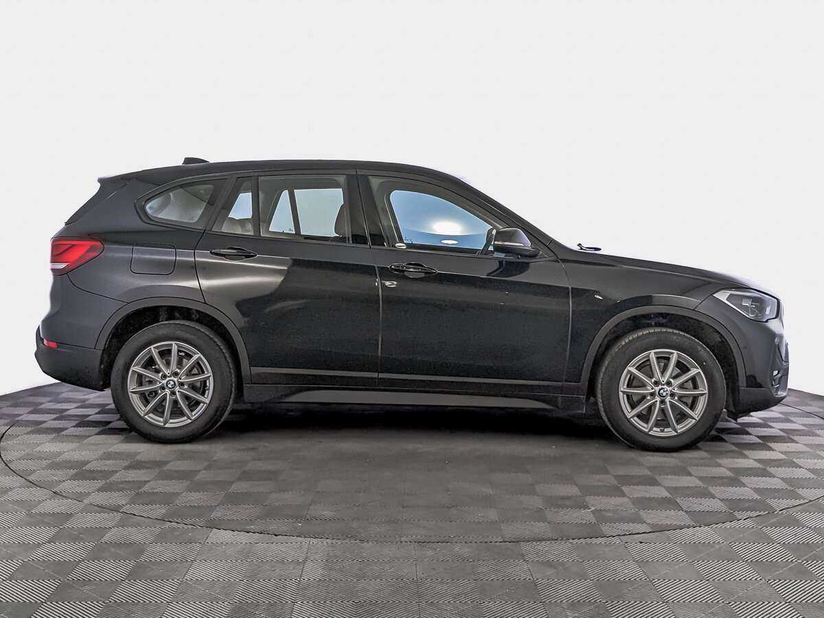 BMW X1 с пробегом — 2021 год. Фото: #3