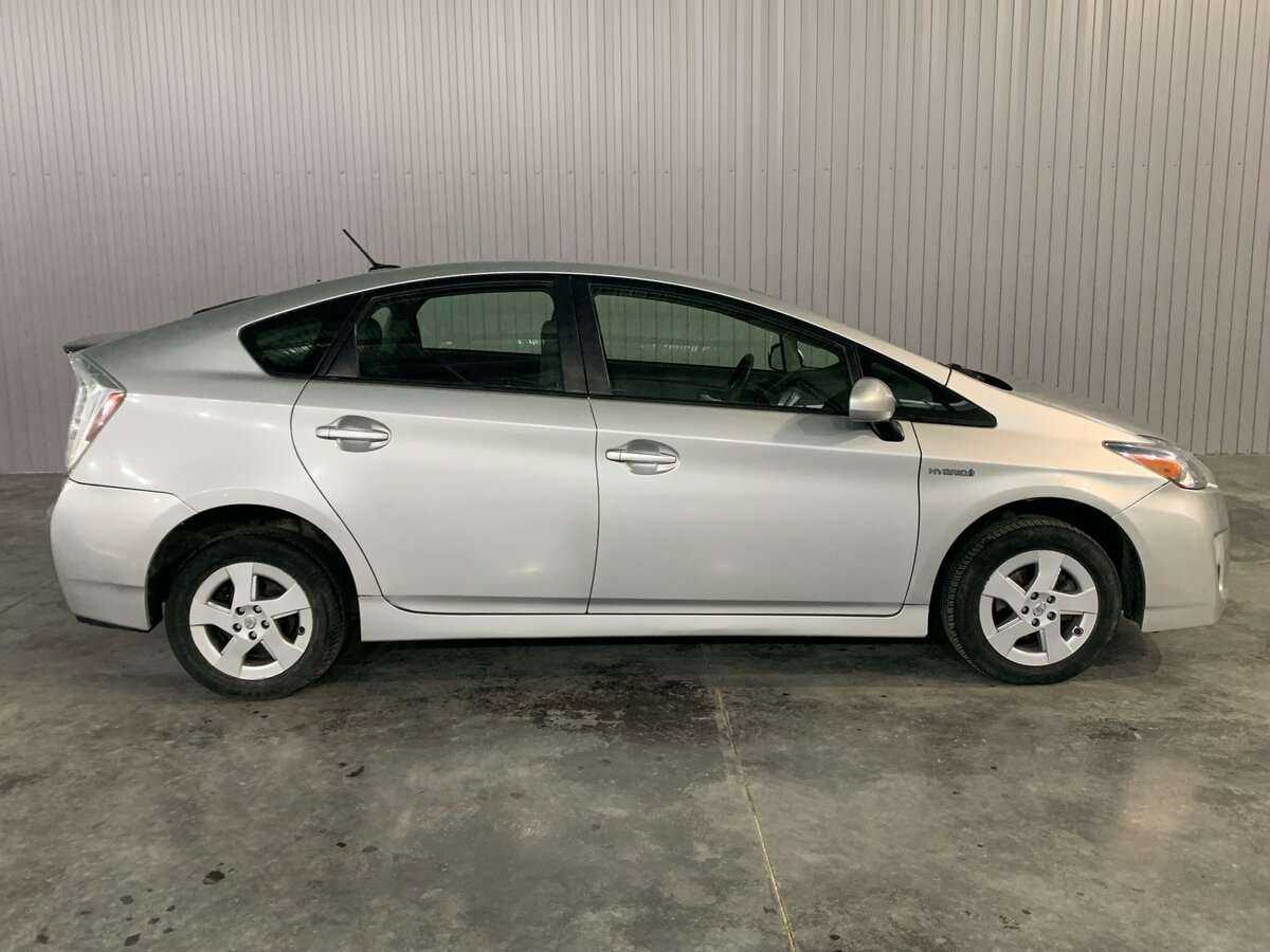 Toyota Prius с пробегом — 2009 год. Фото: #3