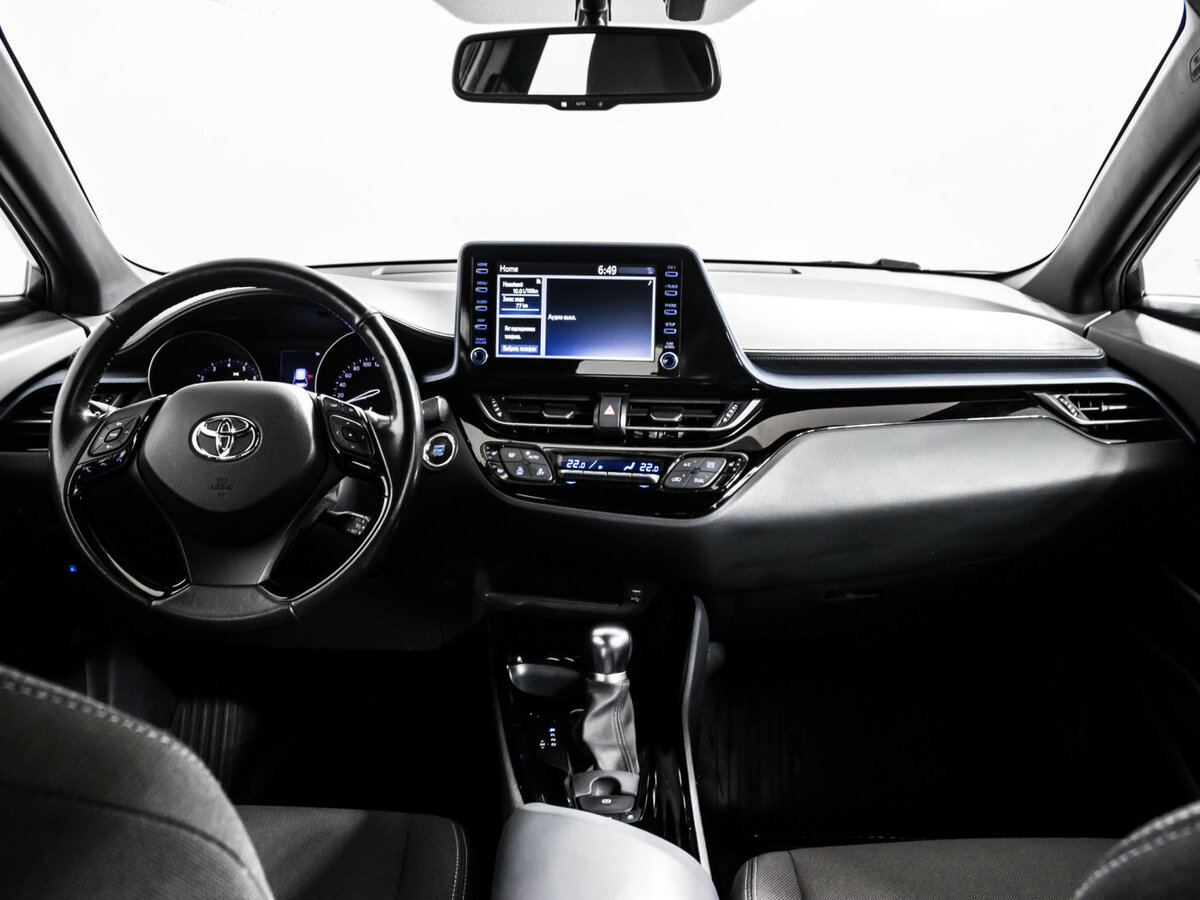 Toyota C-HR с пробегом — 2019 год. Фото: #9