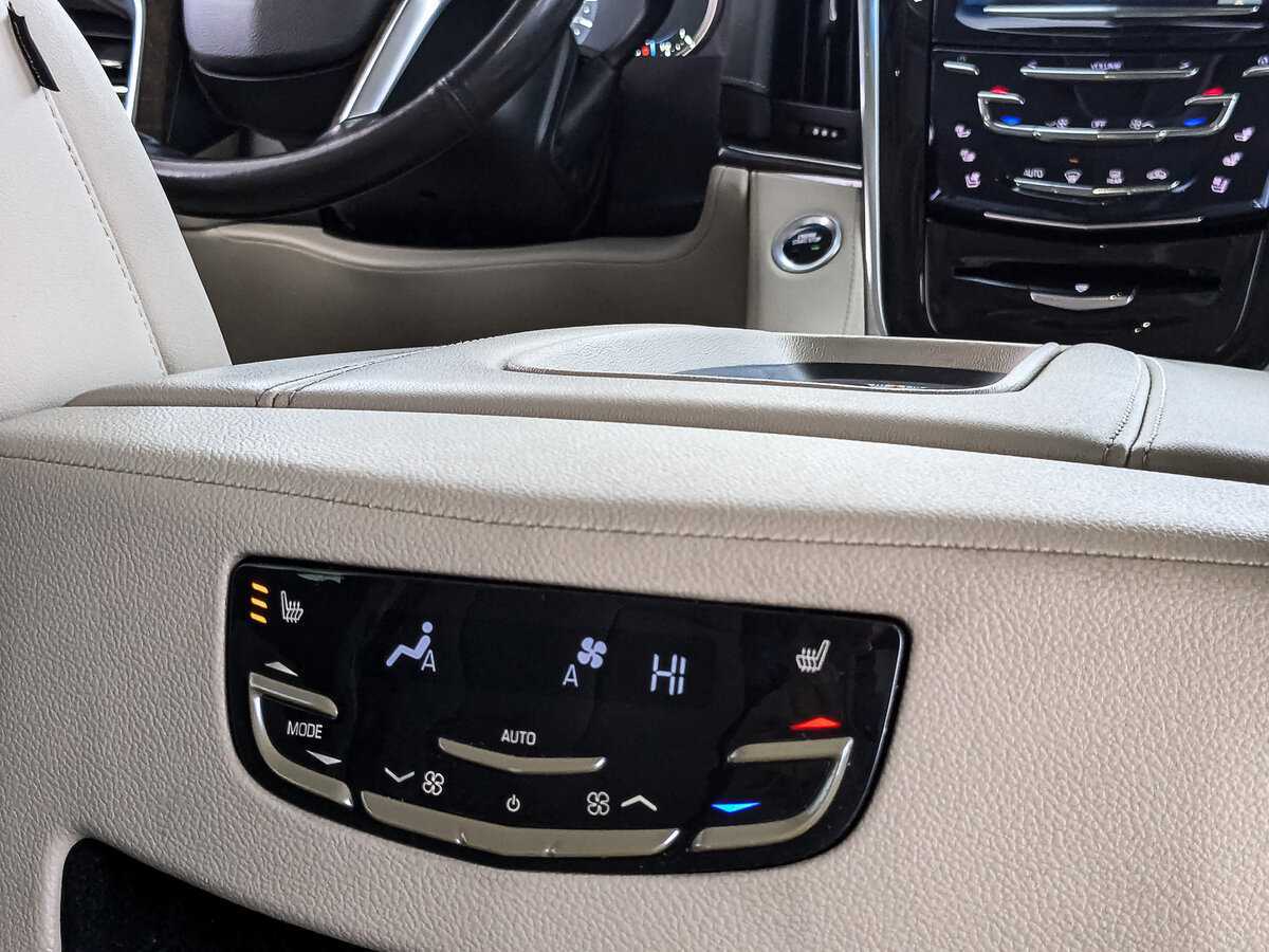 Cadillac Escalade с пробегом — 2018 год. Фото: #29