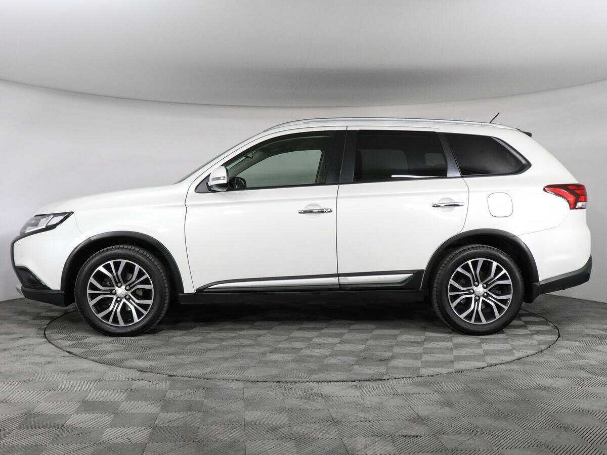 Mitsubishi Outlander с пробегом — 2016 год. Фото: #7