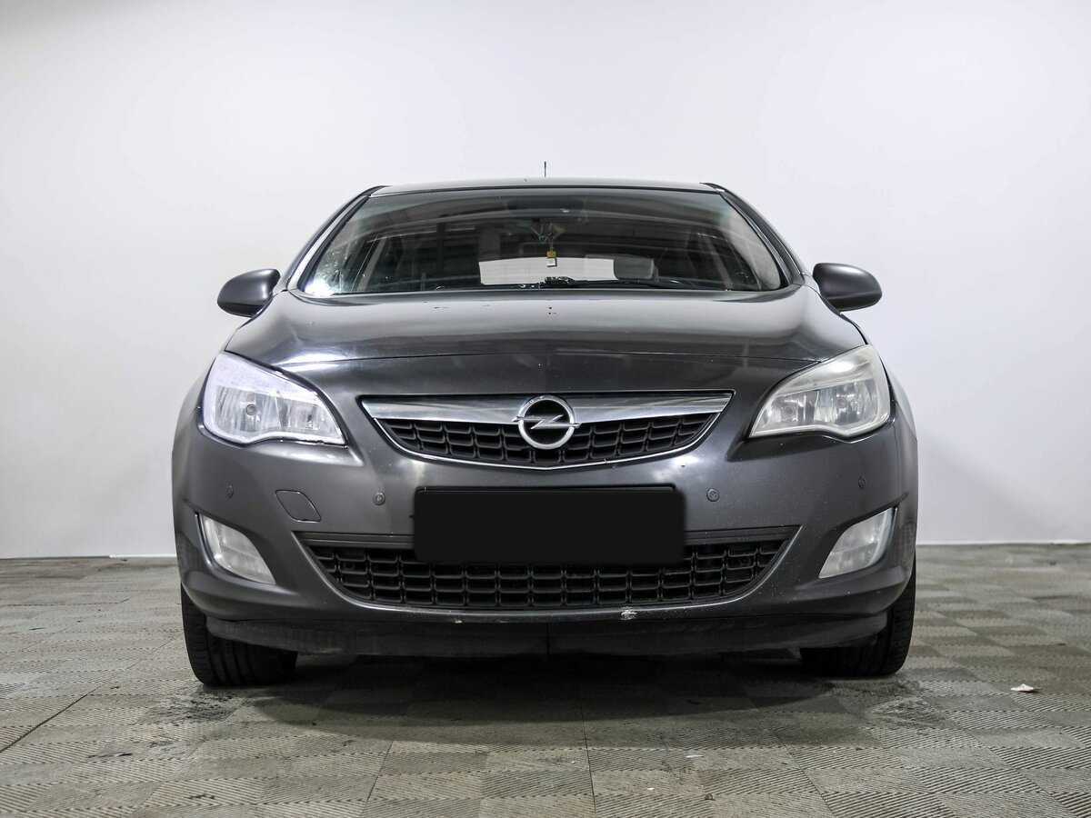 Opel Astra с пробегом — 2011 год. Фото: #1