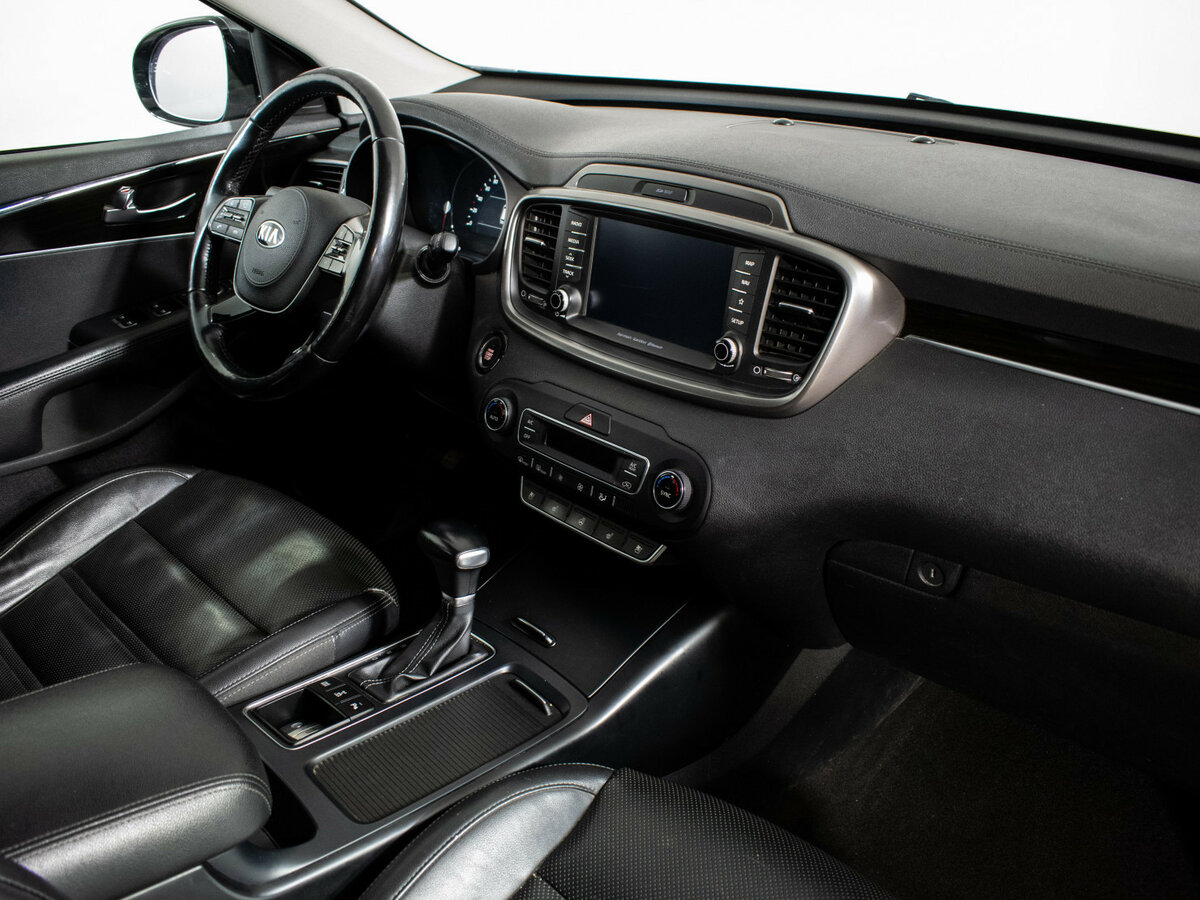 Kia Sorento с пробегом — 2017 год. Фото: #10