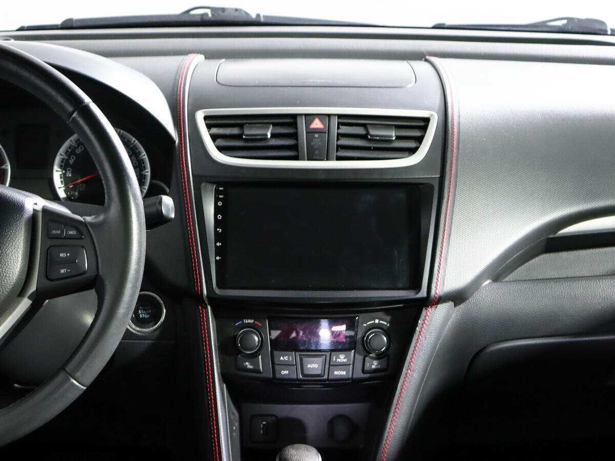 Suzuki Swift с пробегом — 2011 год. Фото: #12