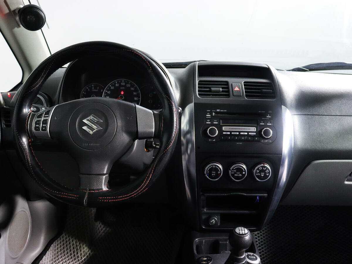 Suzuki SX4 с пробегом — 2007 год. Фото: #11