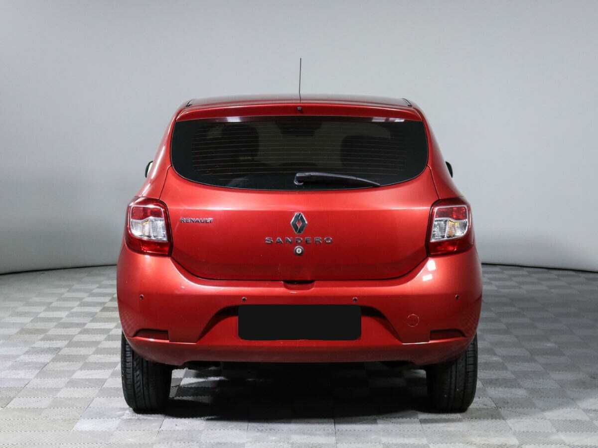 Renault Sandero с пробегом — 2015 год. Фото: #5