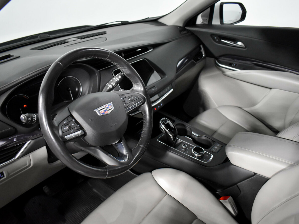 Cadillac XT4 с пробегом — 2022 год. Фото: #7