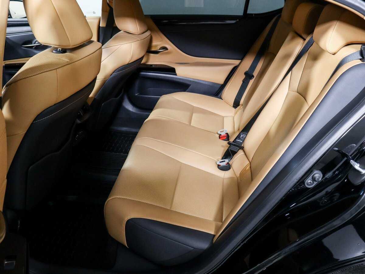Lexus ES с пробегом — 2021 год. Фото: #9