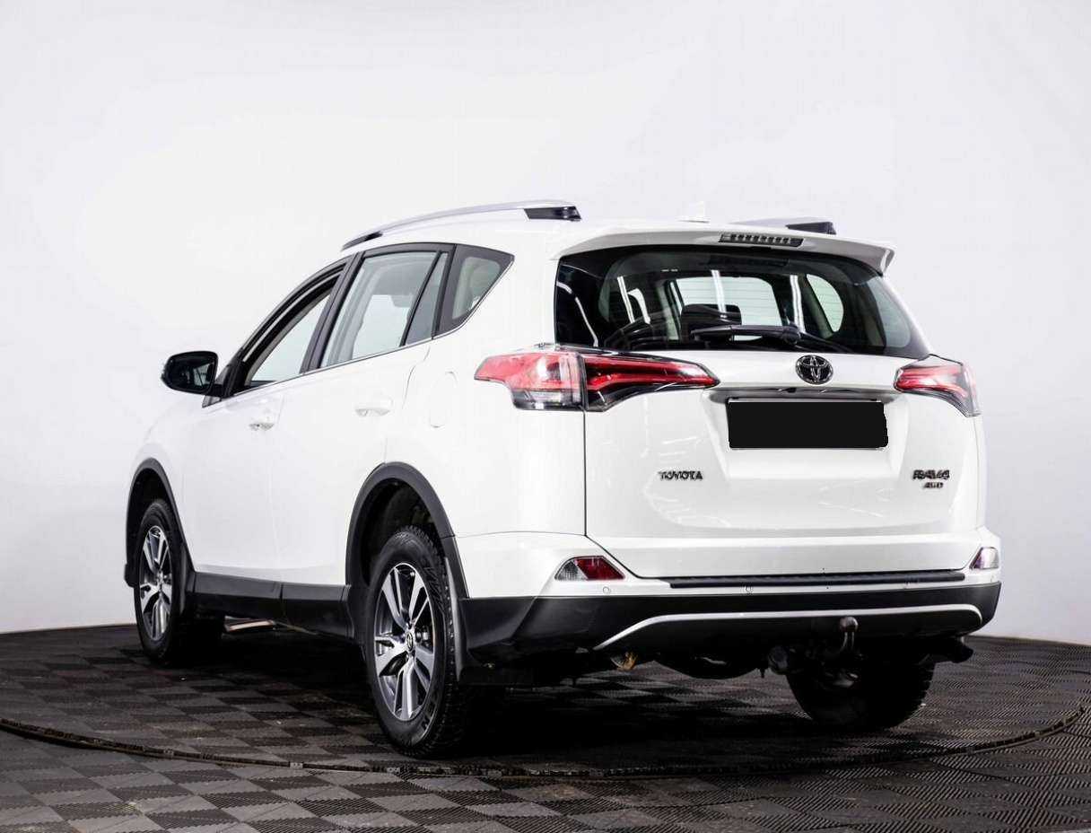 Toyota RAV4 с пробегом — 2019 год. Фото: #3