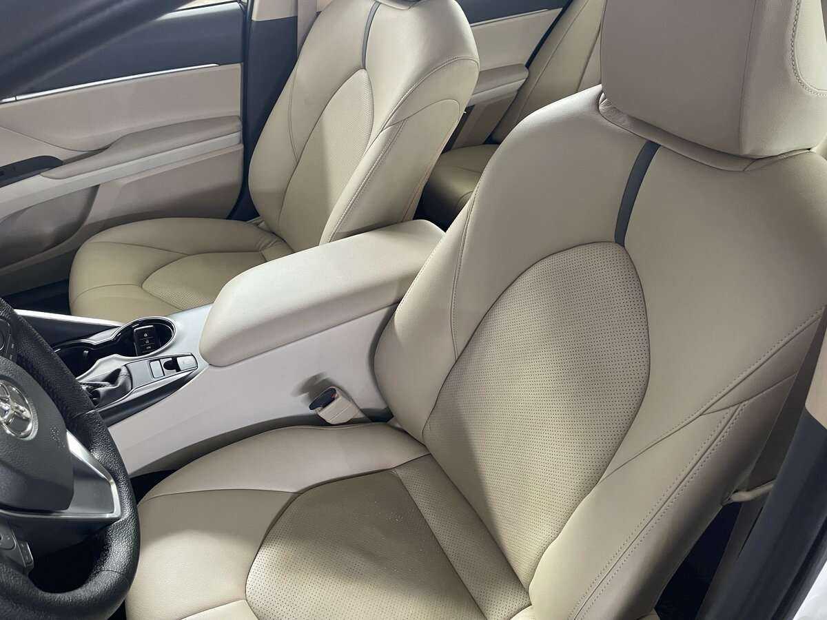 Toyota Camry с пробегом — 2022 год. Фото: #16