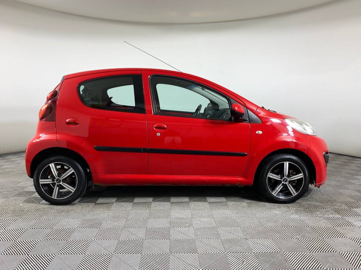 Peugeot 107 с пробегом — 2012 год. Фото: #3