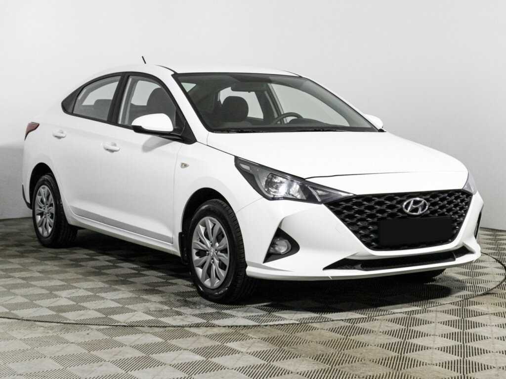 Hyundai Solaris с пробегом — 2022 год. Фото: #2