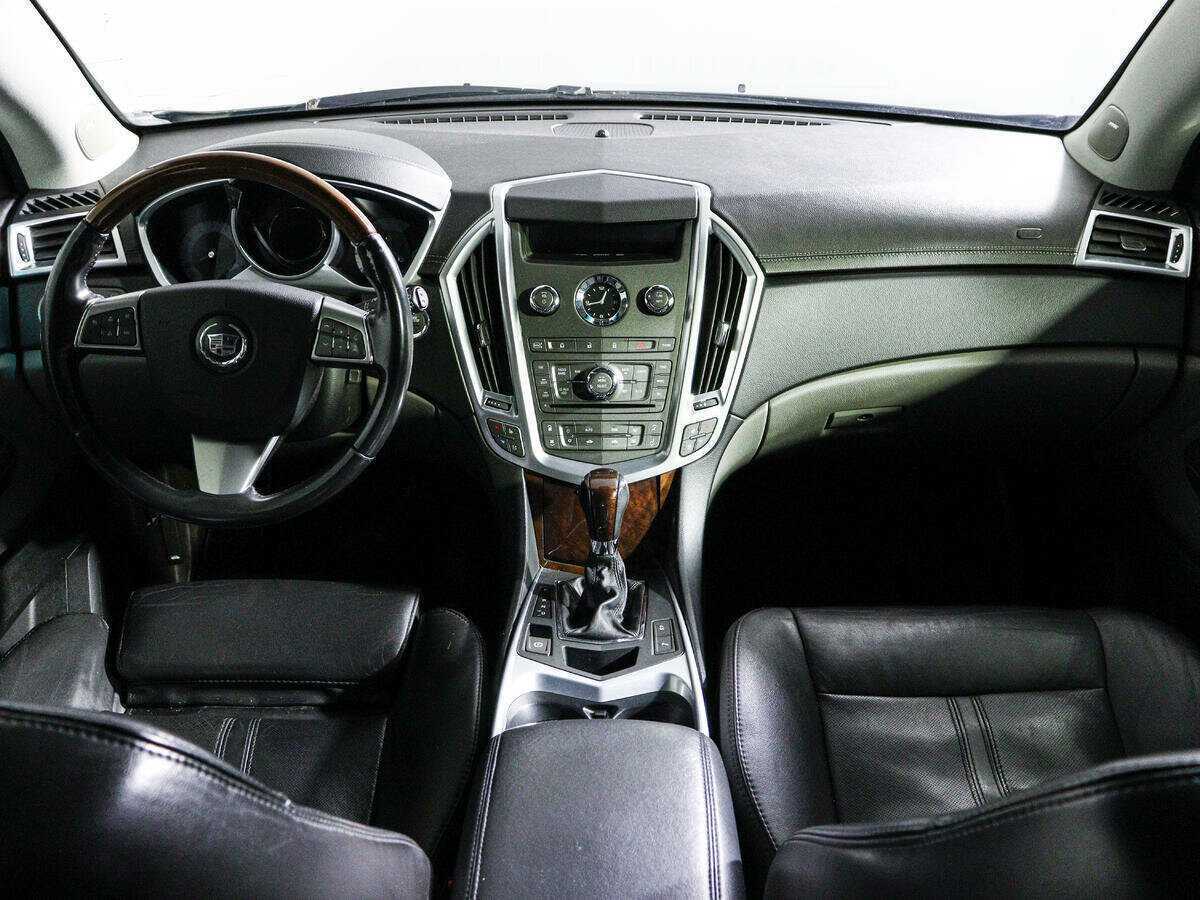 Cadillac SRX с пробегом — 2011 год. Фото: #11